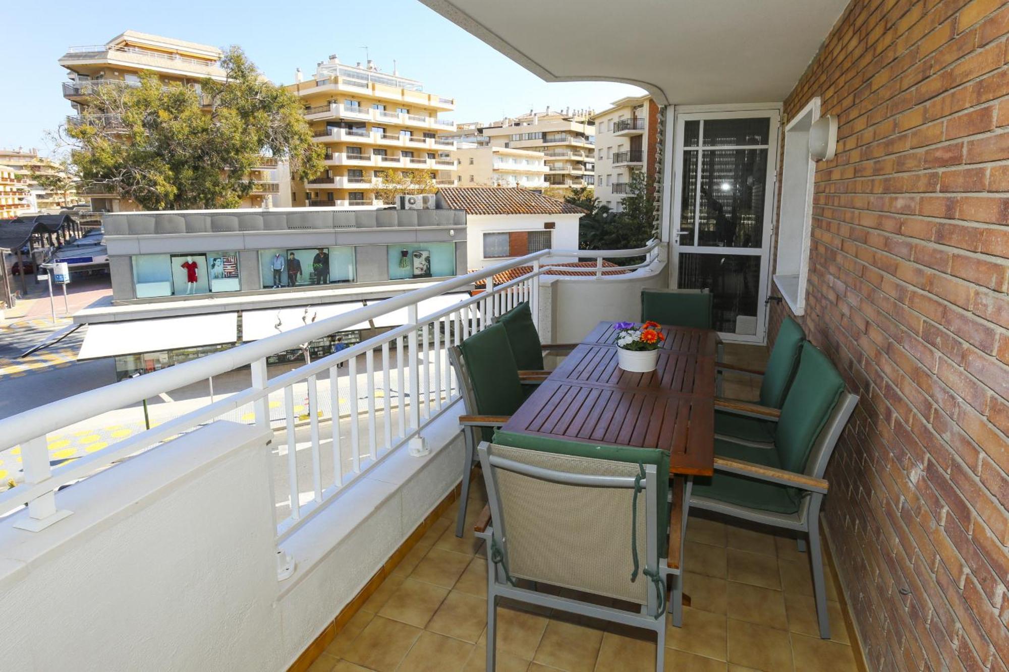 Santillana Homestay By Turismar Salou Exterior photo